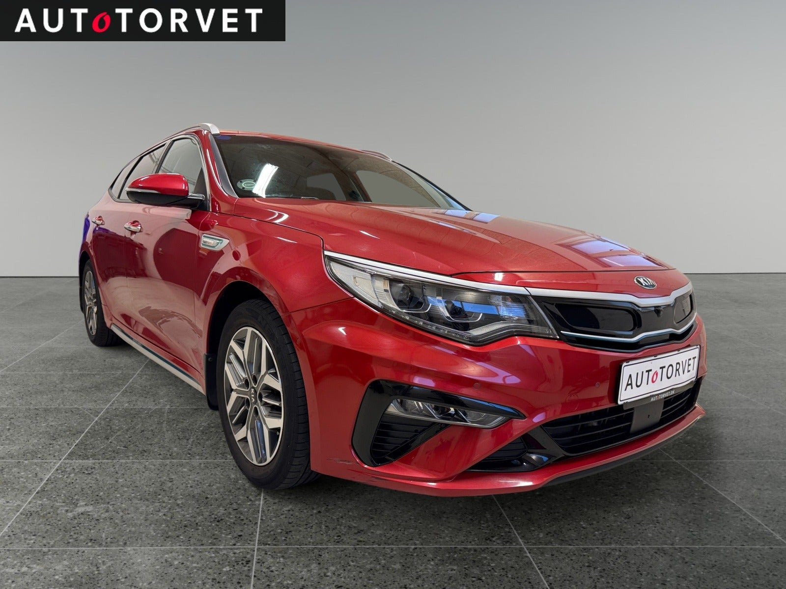 Rød Kia Optima fra 2020