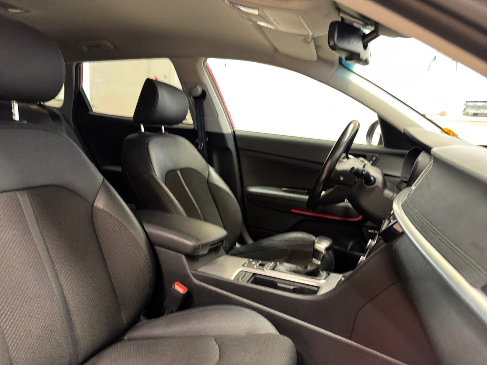 Rød Kia Optima fra 2020