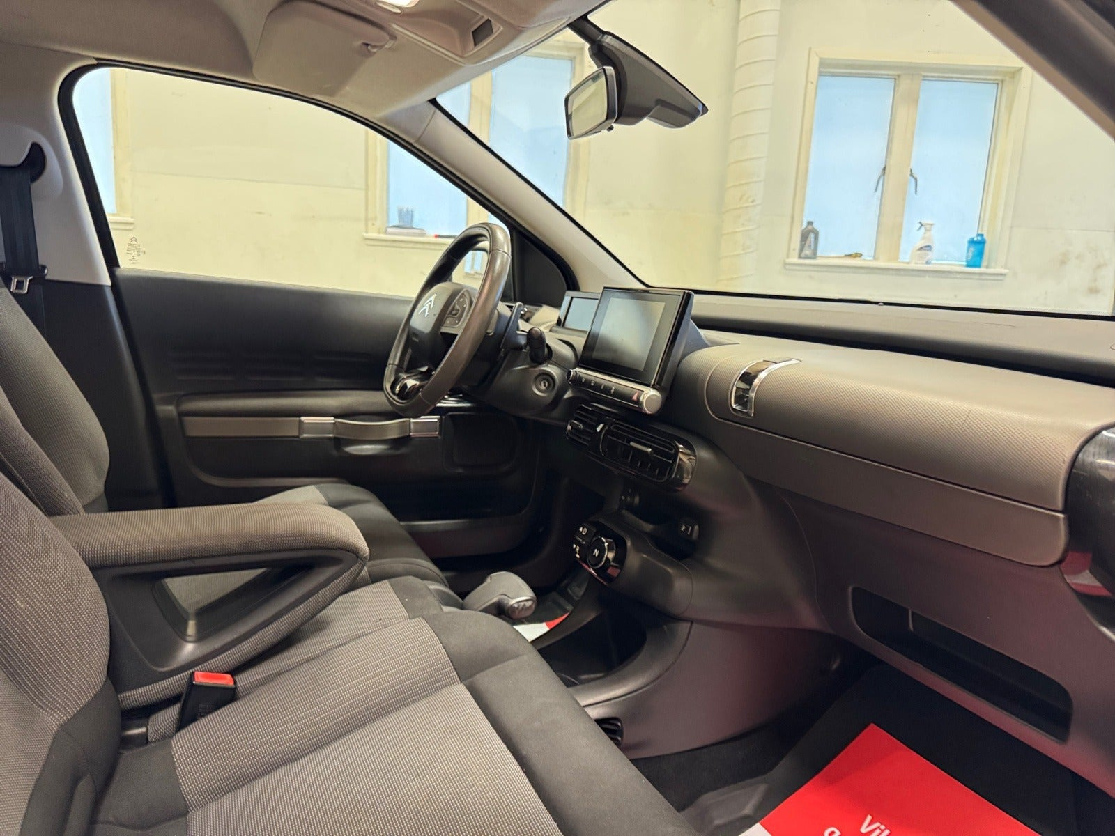 Grå Citroën C4 Cactus fra 2016