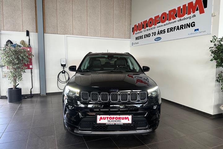 Sort Jeep Compass fra 2022