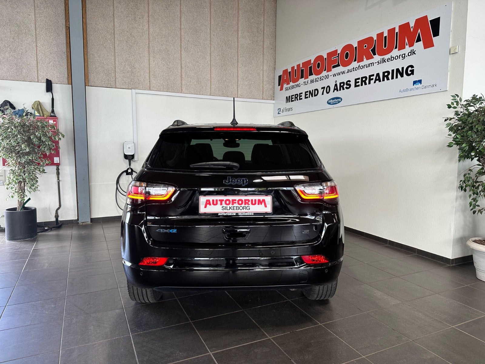 Sort Jeep Compass fra 2022