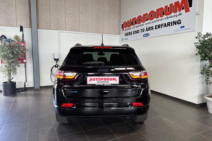 Sort Jeep Compass fra 2022