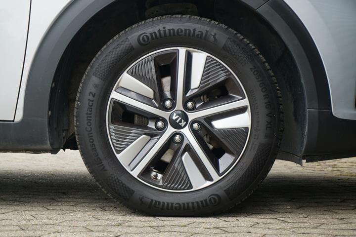 Sølv Kia Niro fra 2020