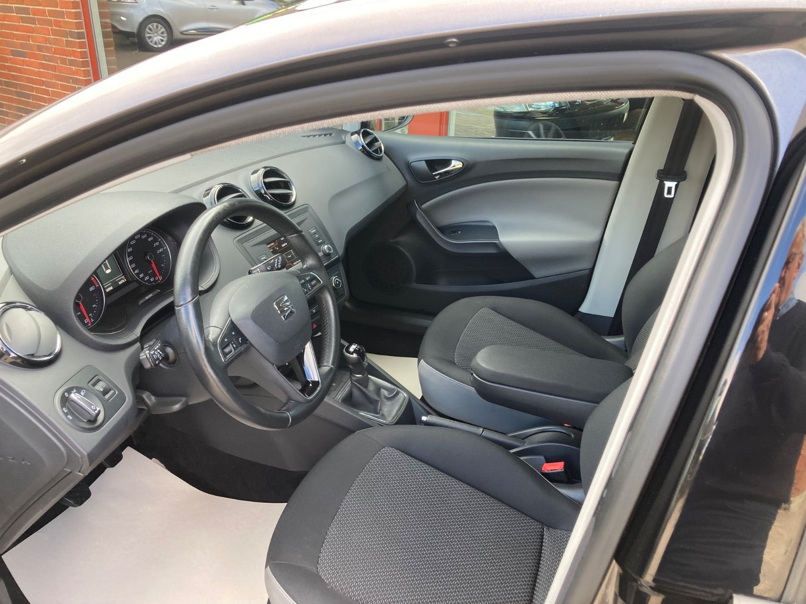 Grå Seat Ibiza fra 2016