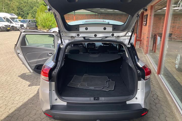 Sølv Renault Clio IV fra 2019