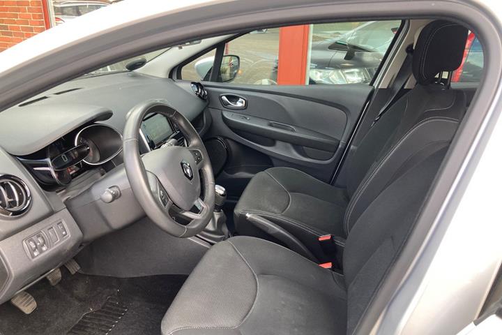 Sølv Renault Clio IV fra 2019