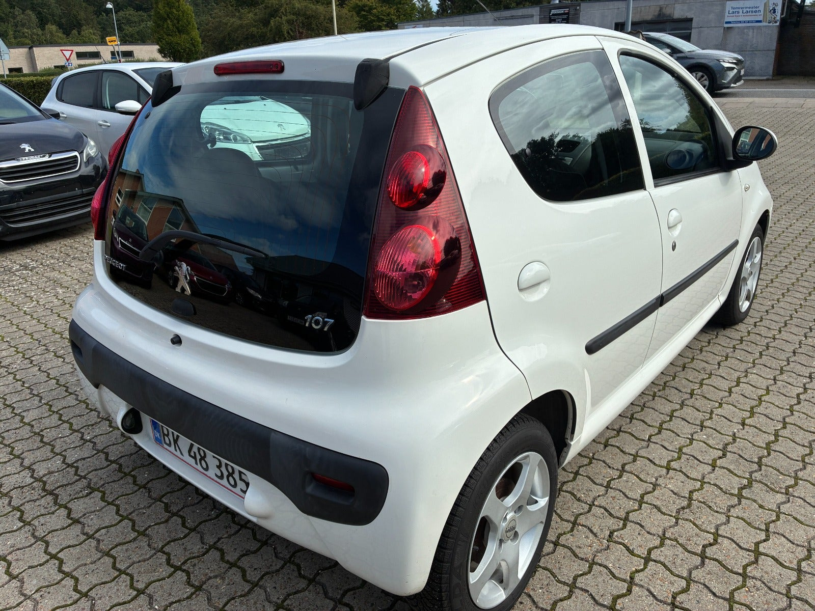 Hvid Peugeot 107 fra 2013