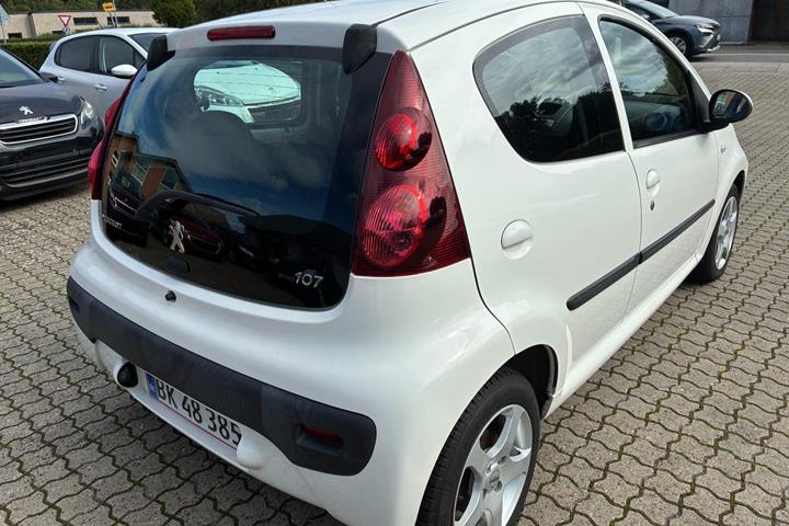 Hvid Peugeot 107 fra 2013