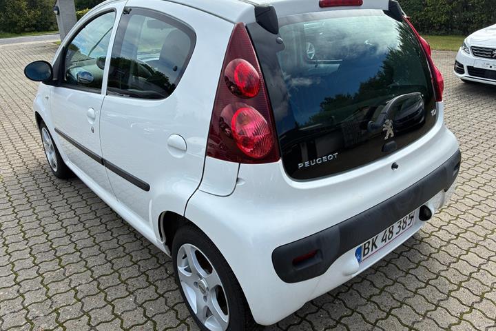 Hvid Peugeot 107 fra 2013