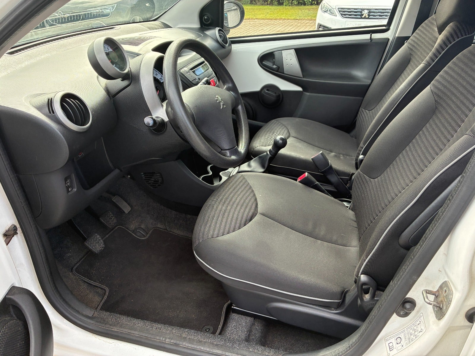 Hvid Peugeot 107 fra 2013