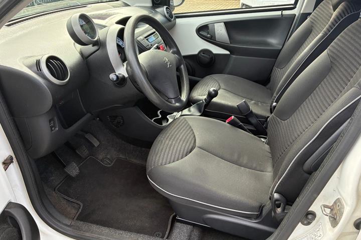 Hvid Peugeot 107 fra 2013