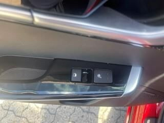 Blå Mercedes EQB250+ fra 2025