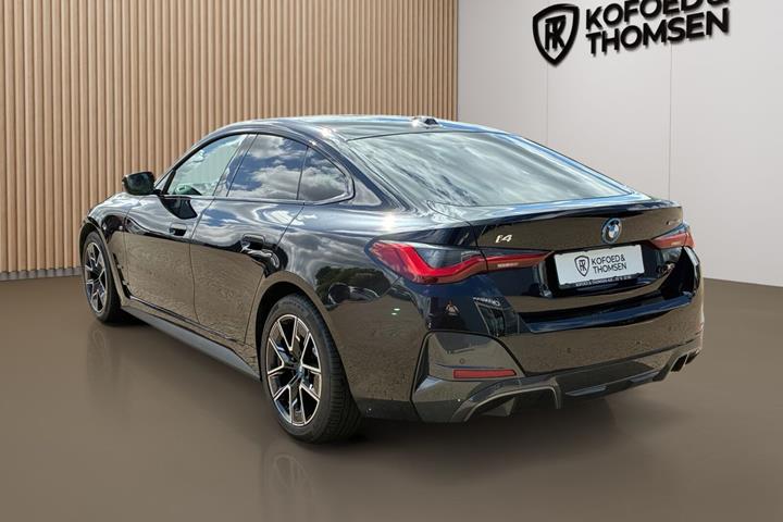 Sort BMW i4 fra 2023