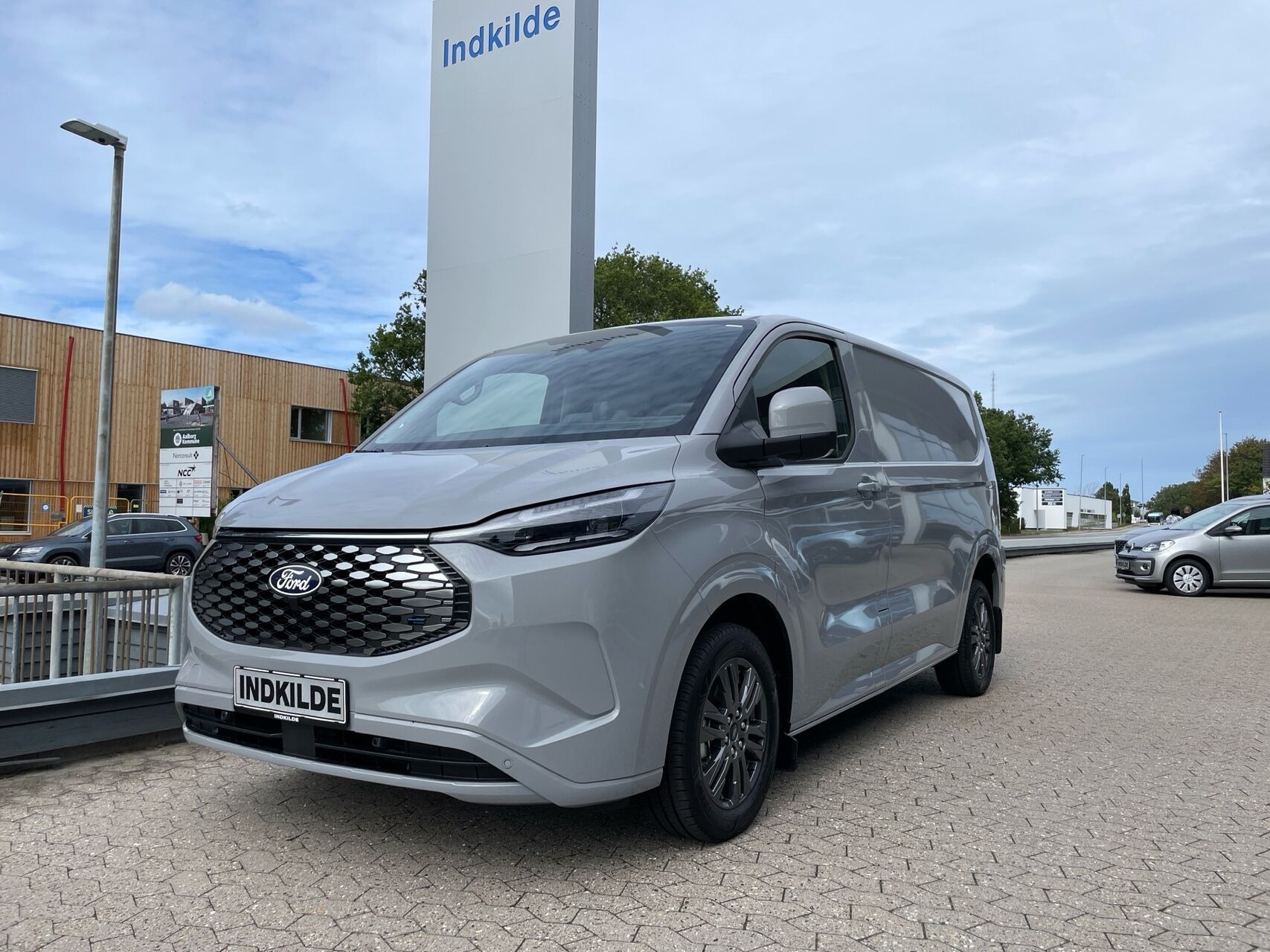 Ford E-Transit Custom 320 L1H1 EL Limited 218HK Van Aut.