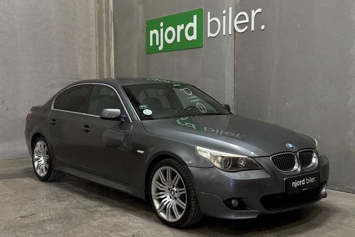 undefined BMW 550i fra 2005 set udefra