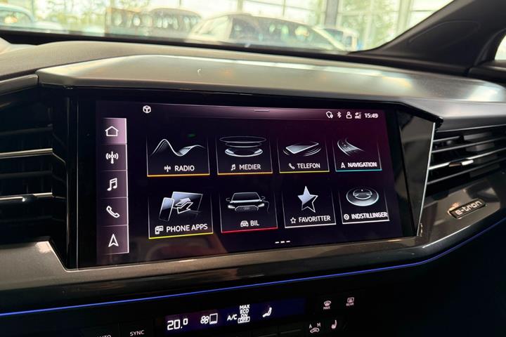 Grå Audi Q4 e-tron fra 2024