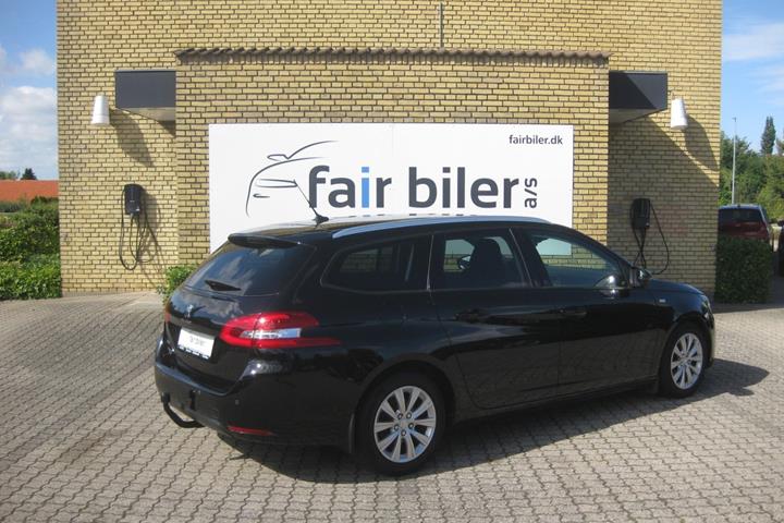Sort Peugeot 308 fra 2016