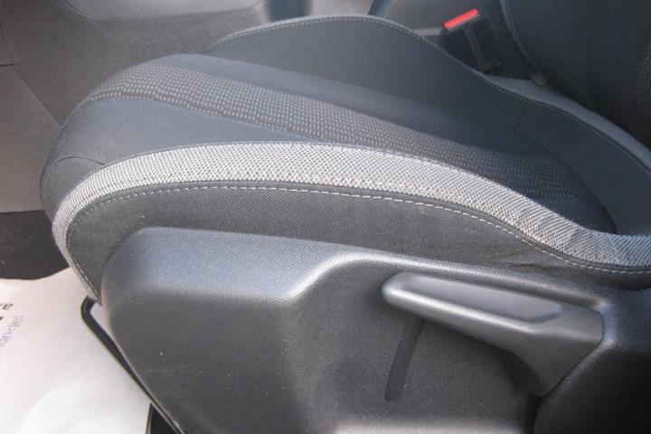 Sort Peugeot 308 fra 2016
