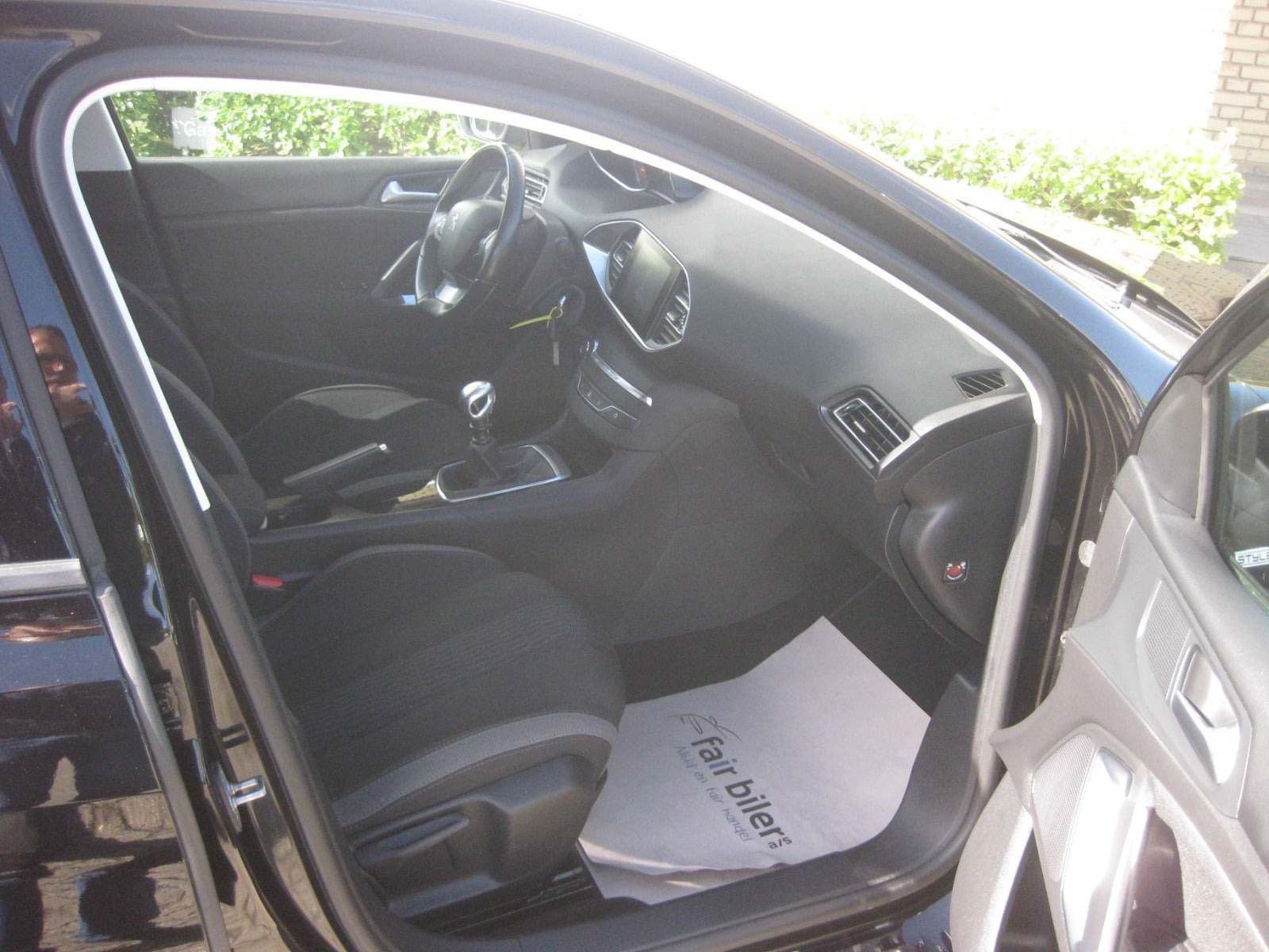 Sort Peugeot 308 fra 2016
