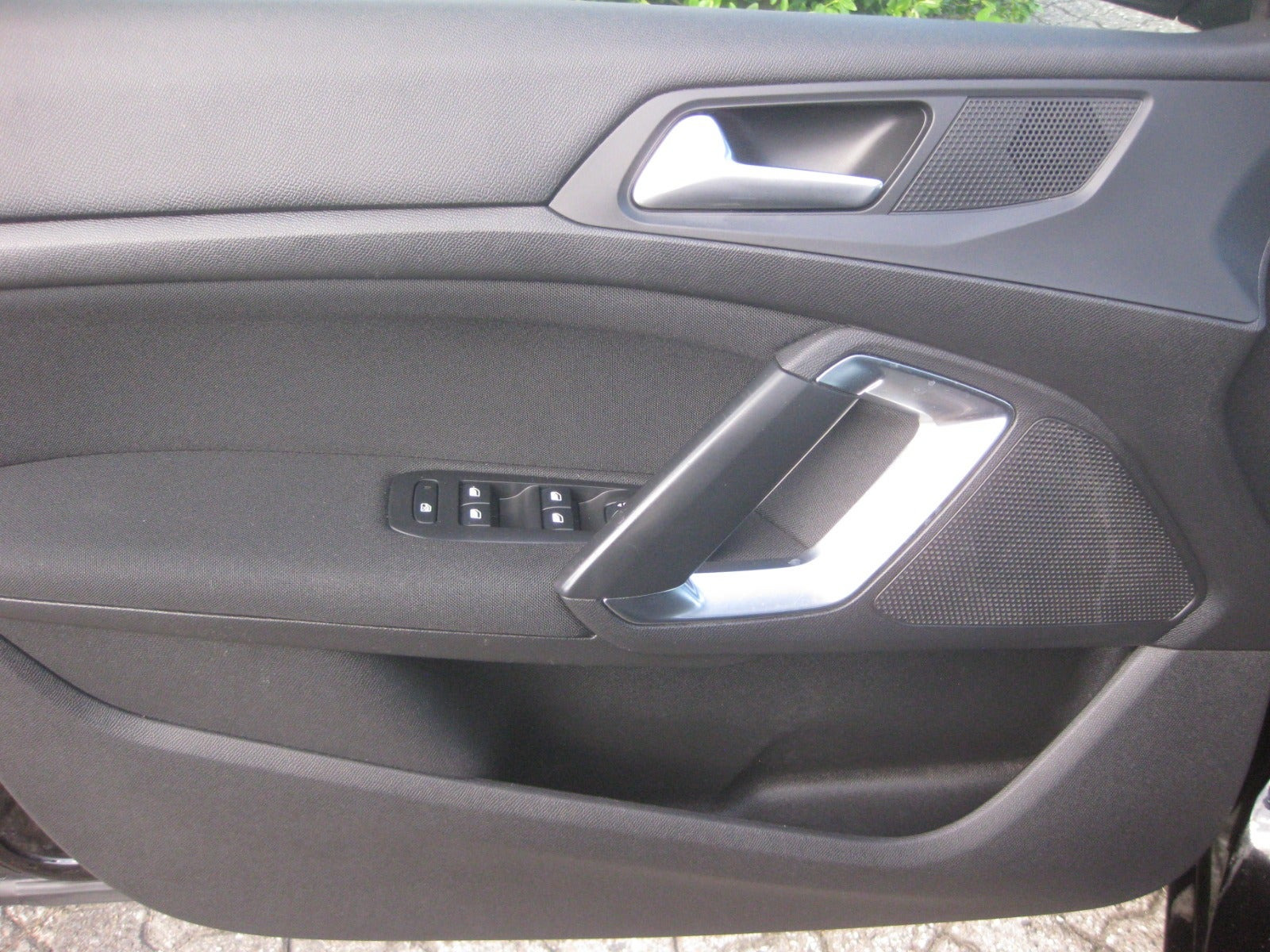Sort Peugeot 308 fra 2016