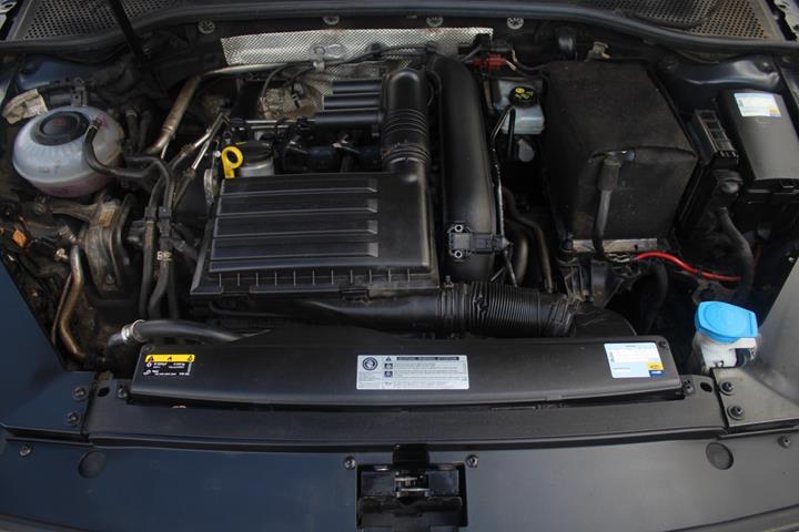 Grå VW Passat fra 2018