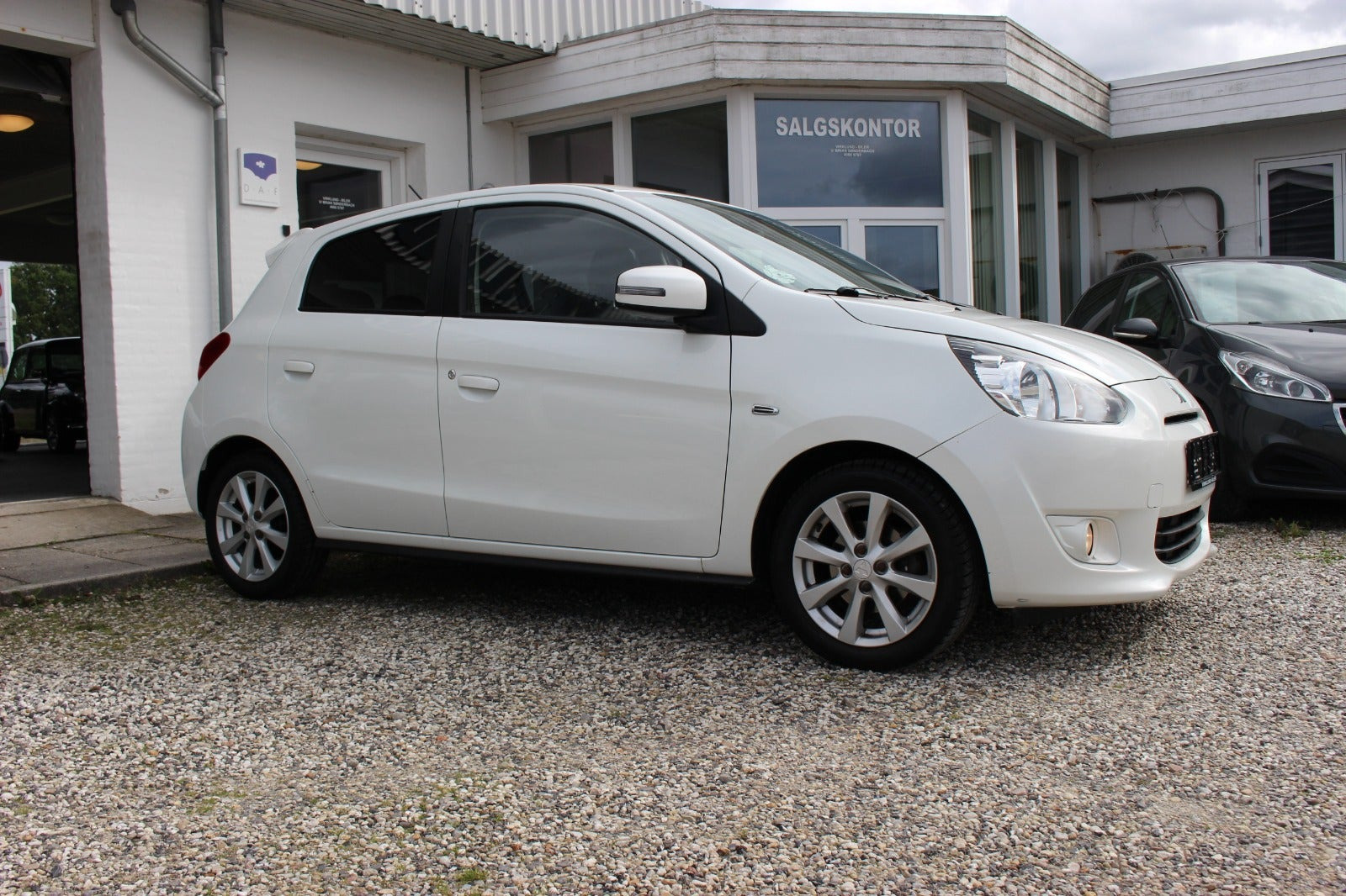 Hvid Mitsubishi Space Star fra 2015