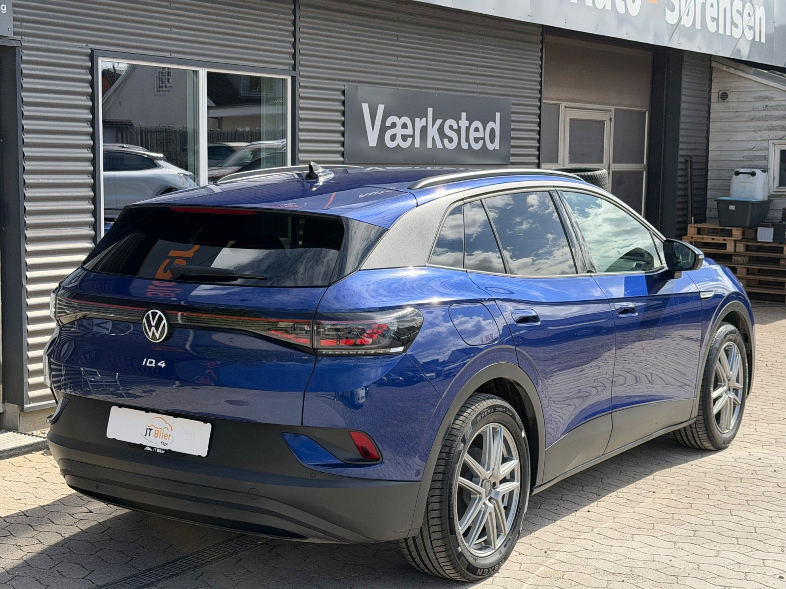 Blå VW ID.4 fra 2023