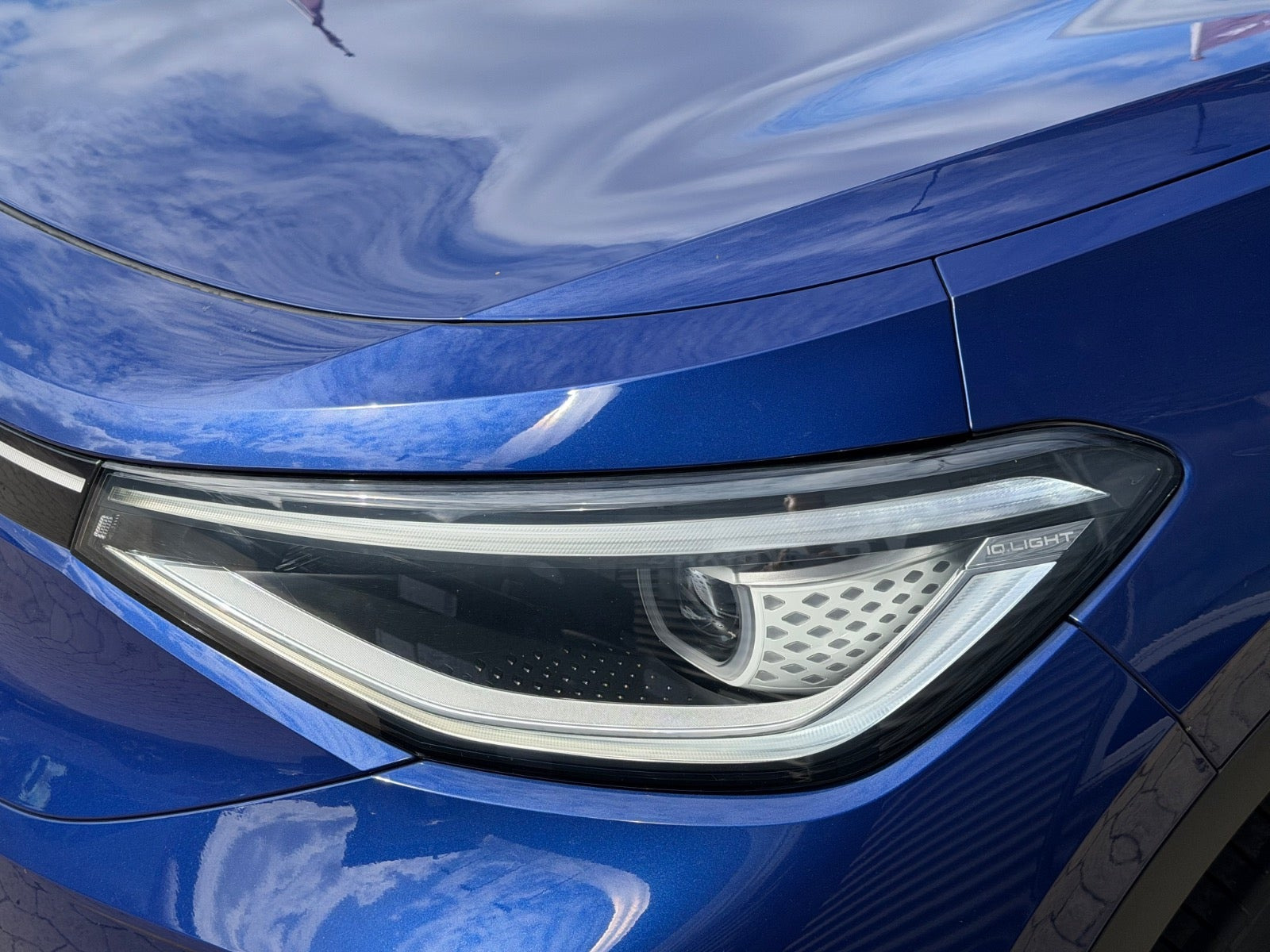 Blå VW ID.4 fra 2023
