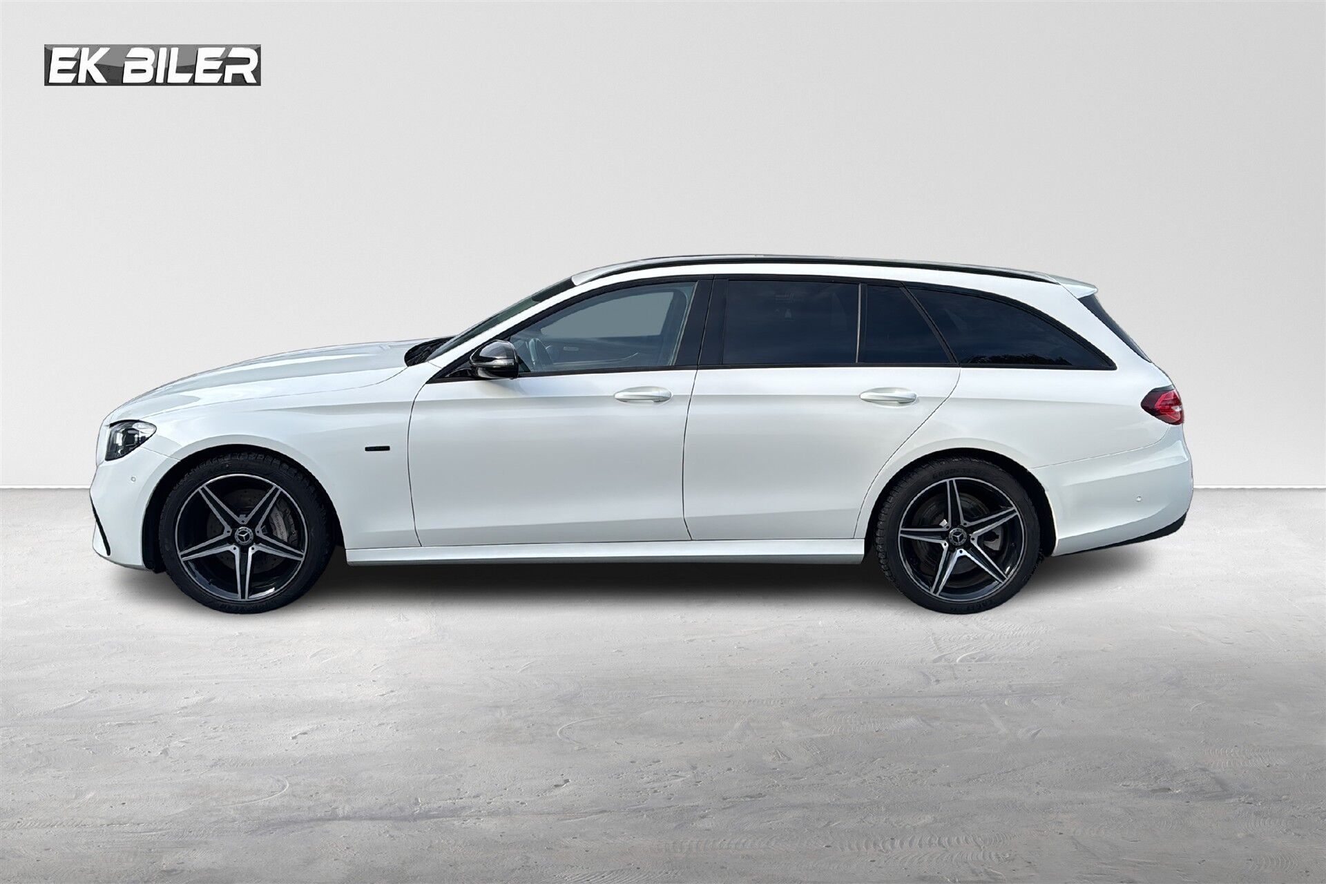 Hvid Mercedes E300 de fra 2020