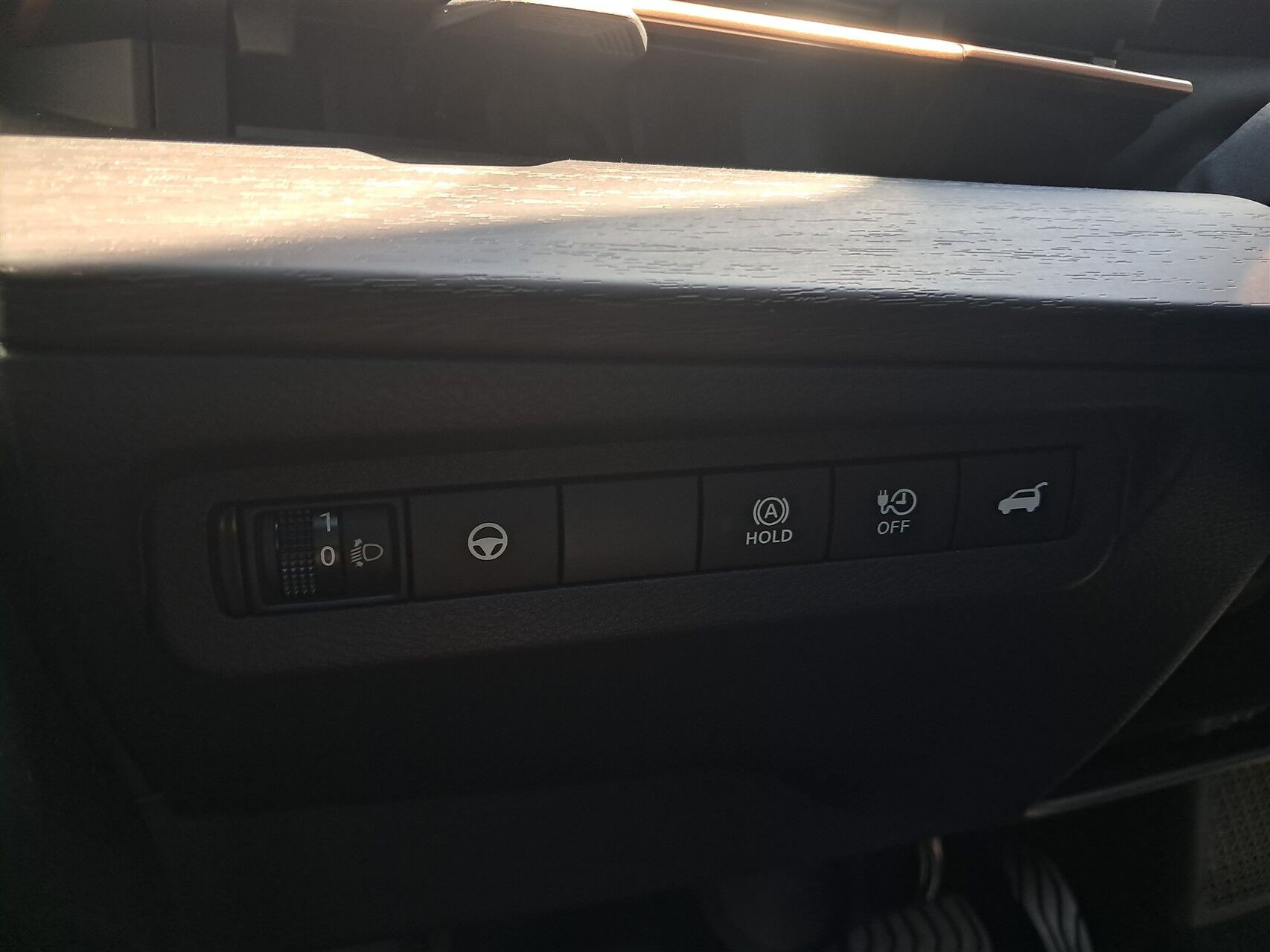 Grå Nissan Ariya fra 2026