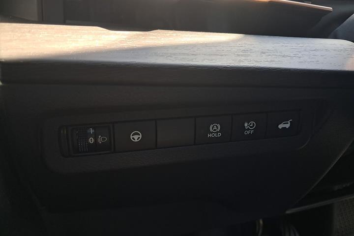 Grå Nissan Ariya fra 2026