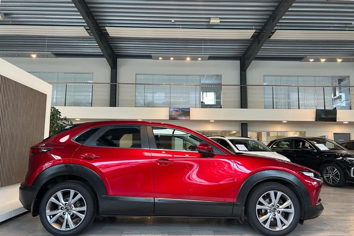 Rød Mazda CX-30 fra 2019