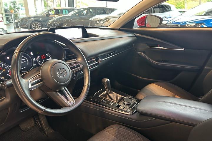Rød Mazda CX-30 fra 2019
