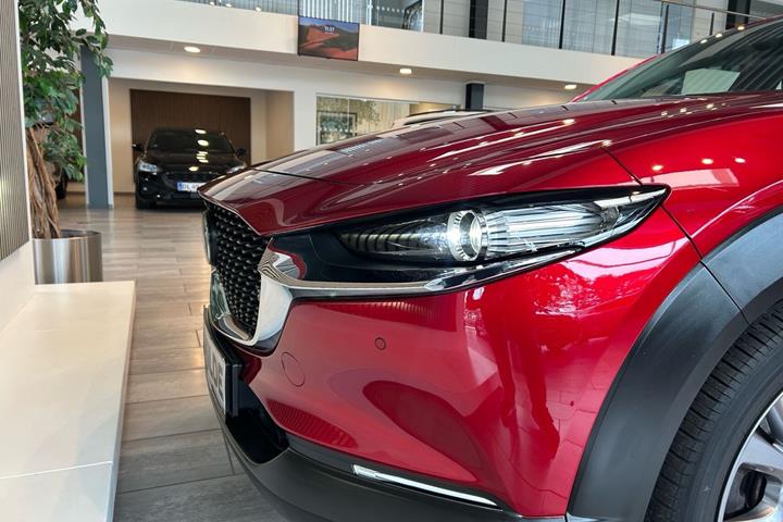 Rød Mazda CX-30 fra 2019