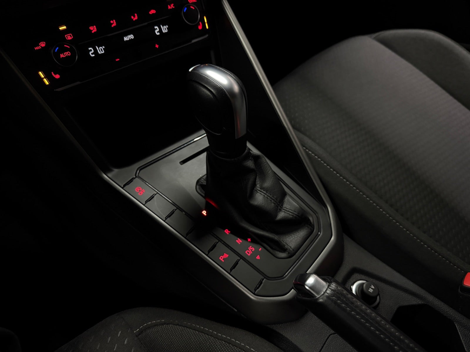 Grå VW Polo fra 2020