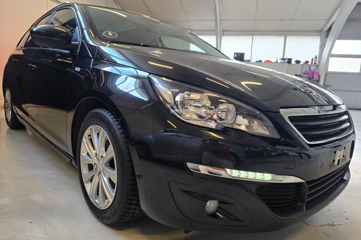 Sort Peugeot 308 fra 2016