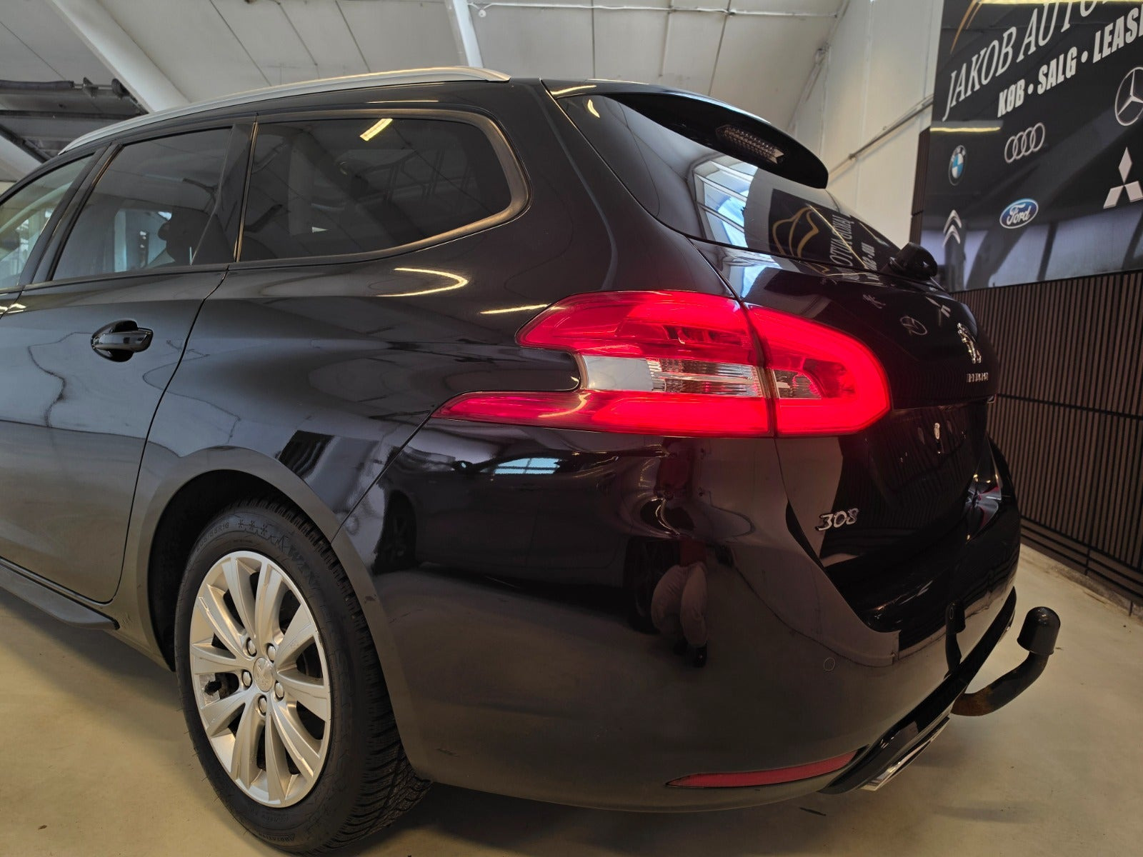 Sort Peugeot 308 fra 2016