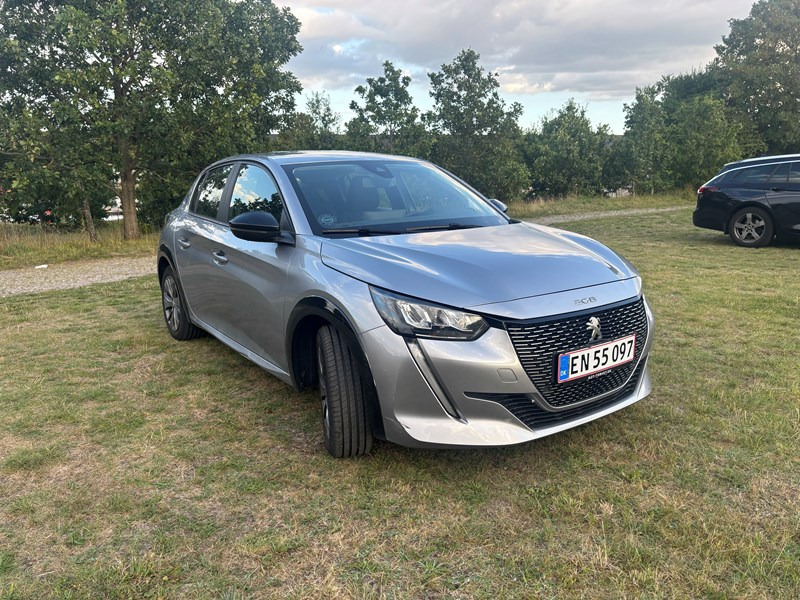Peugeot 208 e-208