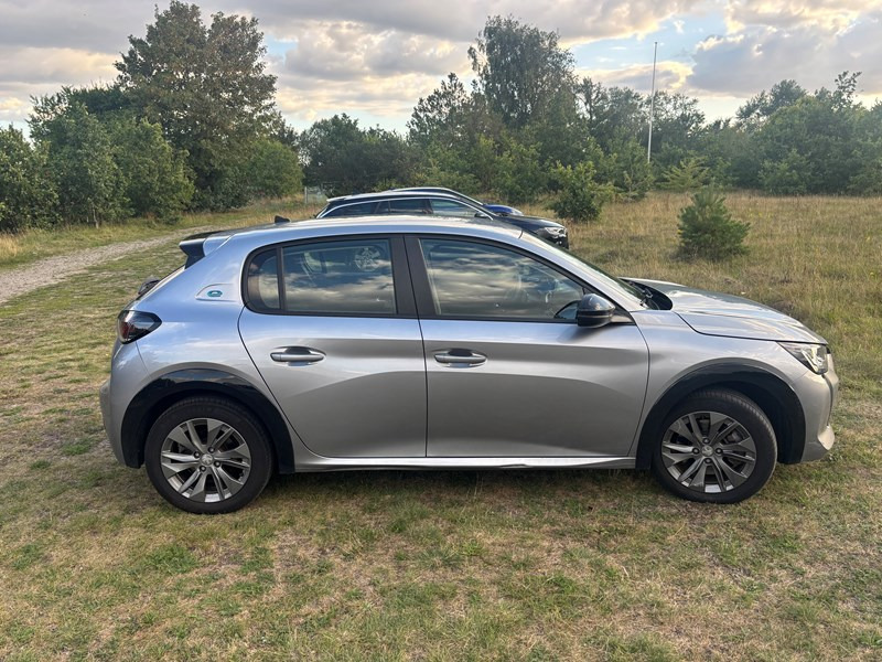 undefined Peugeot 208 fra 2023