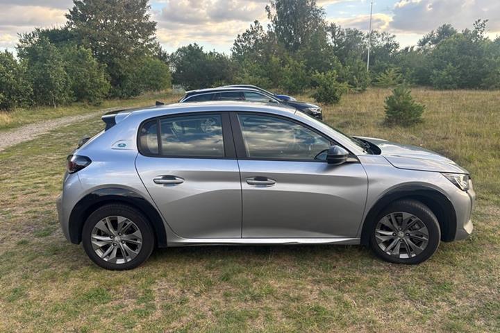 undefined Peugeot 208 fra 2023