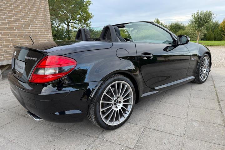 Sort Mercedes SLK55 fra 2010