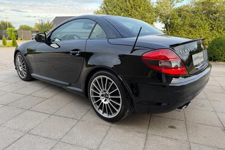 Sort Mercedes SLK55 fra 2010