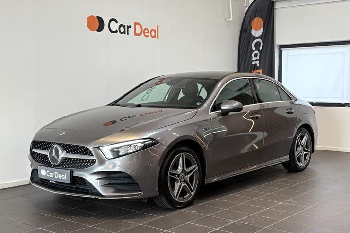 Grå Mercedes A250 e fra 2020