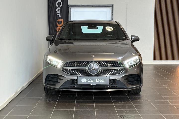 Grå Mercedes A250 e fra 2020