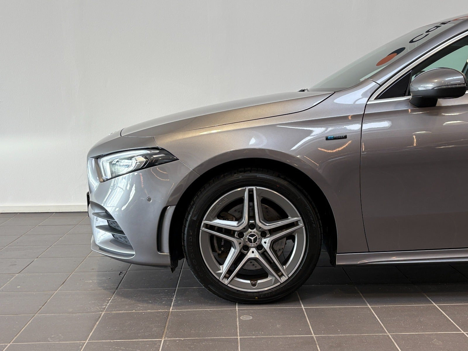 Grå Mercedes A250 e fra 2020