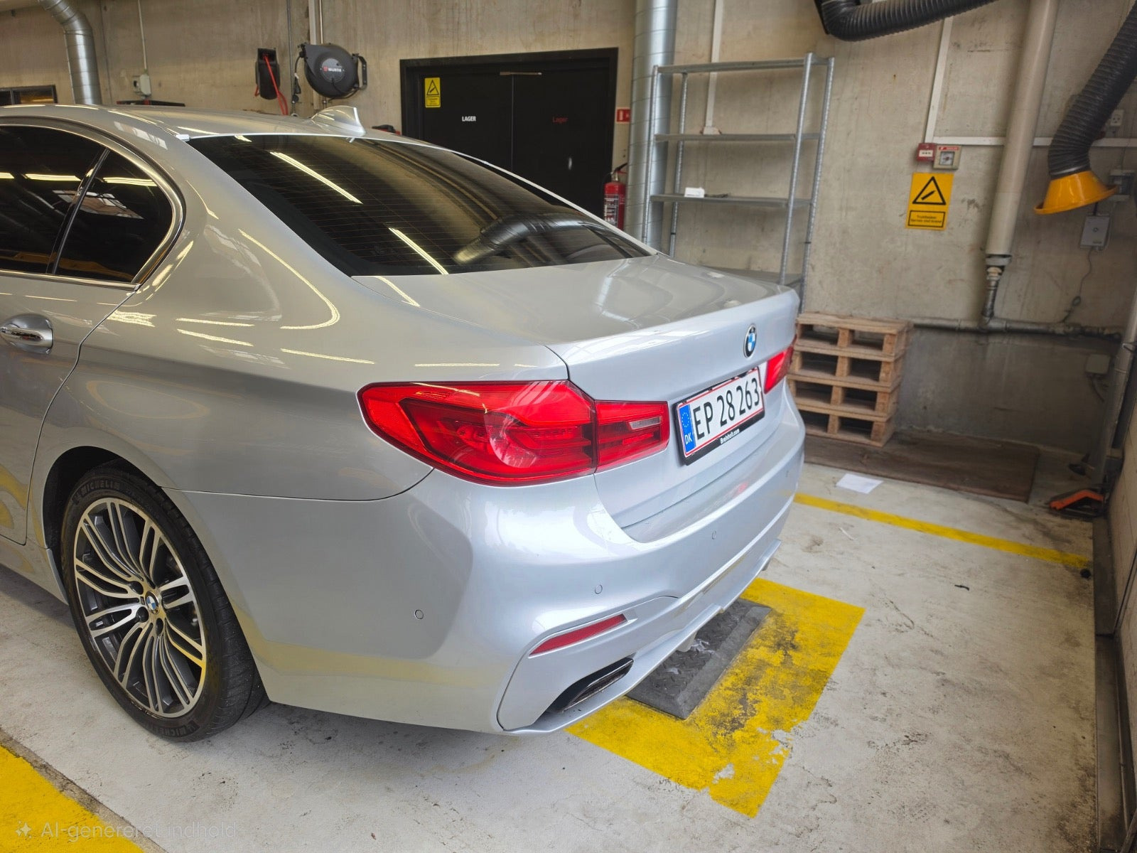 Sølv BMW 530e fra 2018