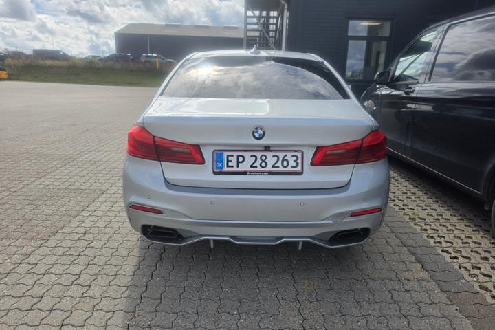 Sølv BMW 530e fra 2018