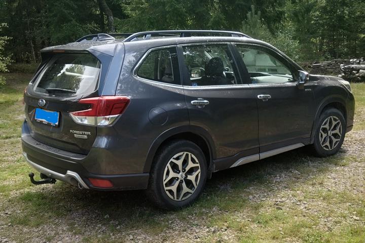 Sort Subaru Forester fra 2021