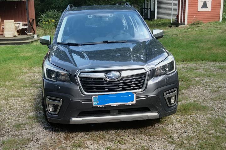 Sort Subaru Forester fra 2021
