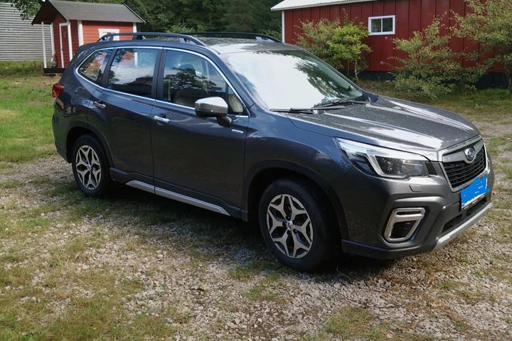 Sort Subaru Forester fra 2021